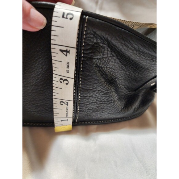 Levenger Black Leather Backpack Day One Shoulder Bag Sling Swing Pack Saddle Bag - Picture 14 of 16